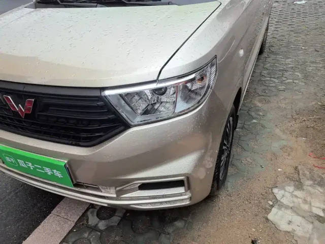 Wuling Hongguang V — Фото автомобиля 23