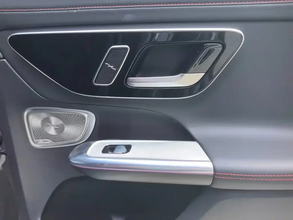 Mercedes-Benz Mercedes-Benz GLC AMG 2025 AMG GLC 43 4MATIC — Фото автомобиля 17