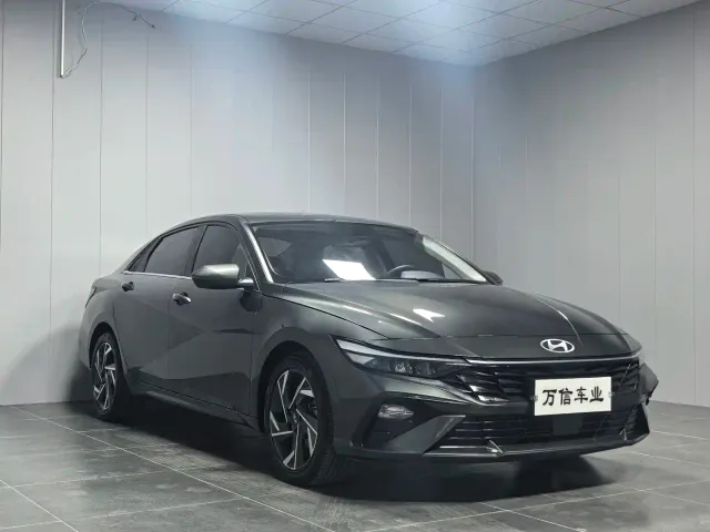 Hyundai Elantra — Фото автомобиля 3