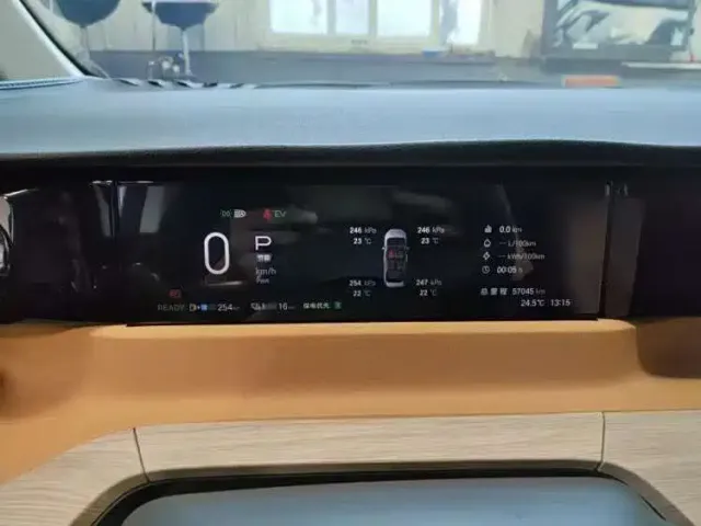 GAC Trumpchi E8 — Фото автомобиля 8