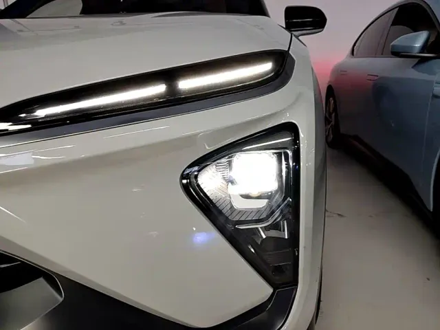 Nio ES6 — Фото автомобиля 23