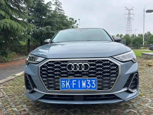 Audi Q3 — Фото автомобиля 2