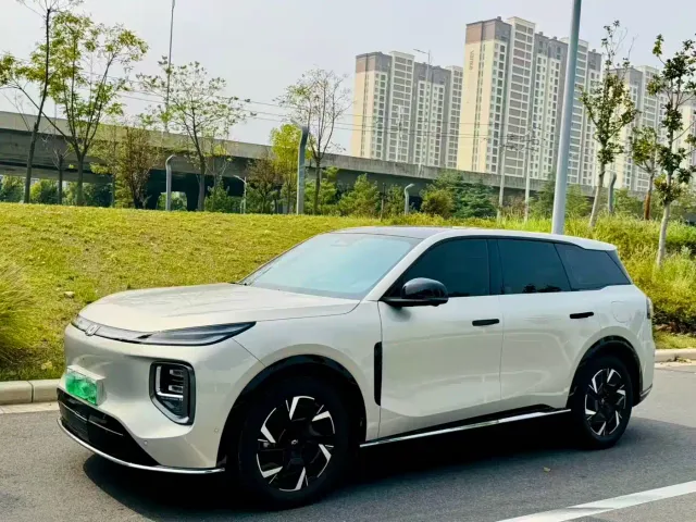 Фотография автомобиля — Changan Qiyuan Q07