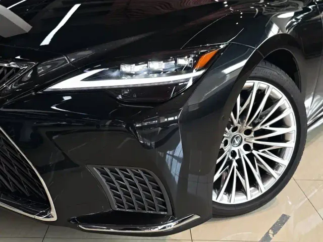 Lexus LS — Фото автомобиля 13