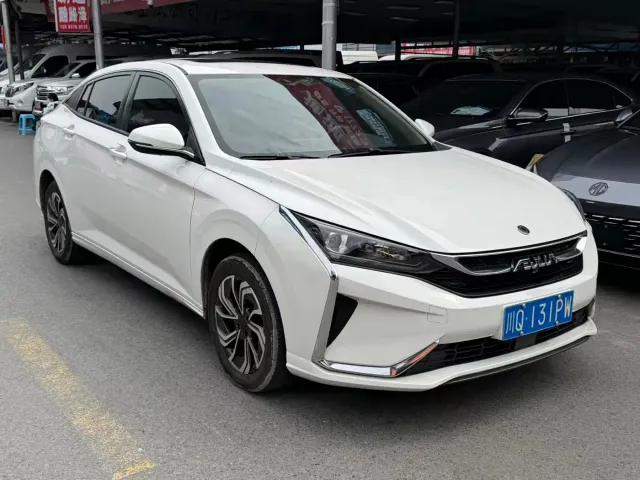 Dongfeng Yixuan — Фото автомобиля 3