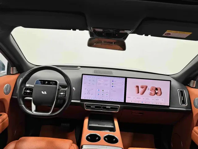 Li Auto L8 — Фото автомобиля 13
