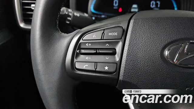 Hyundai Venue — Фото автомобиля 23
