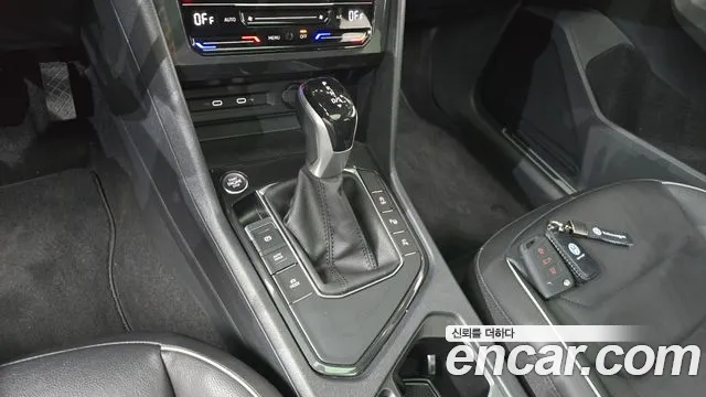 Volkswagen Tiguan — Фото автомобиля 12