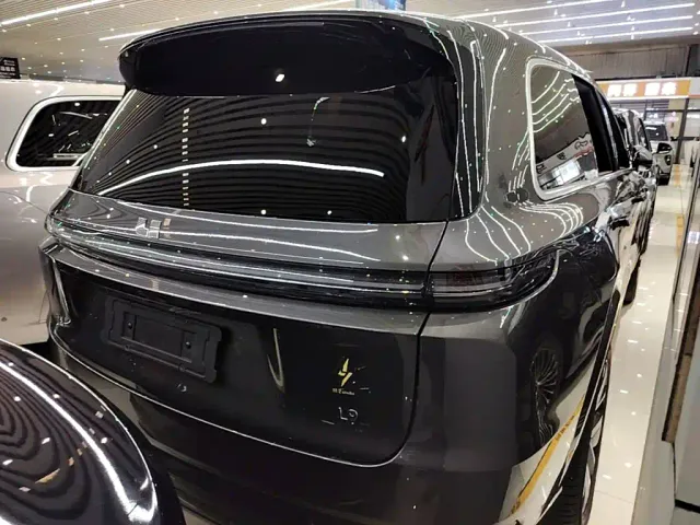 Li Auto L9 — Фото автомобиля 6