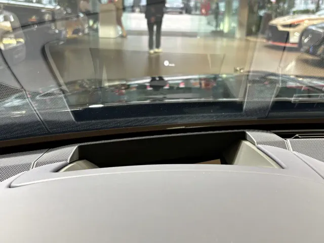 Bentley Flying Spur — Фото автомобиля 25