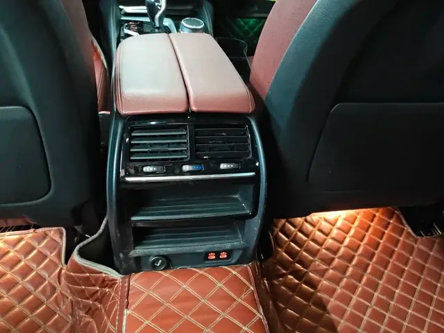 BMW 5 Series — Фото автомобиля 10