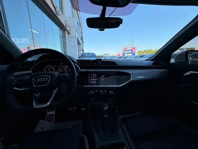 Audi Q3 — Фото автомобиля 9