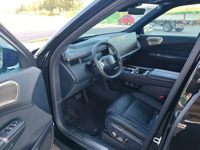 Lynk & Co Lynk & Co 900 2025 1.5T Ultra — Фото автомобиля 15