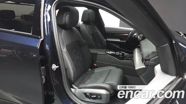 BMW 5-Series 5 серия (G60) 530i xDrive M Sport — Фото автомобиля 20