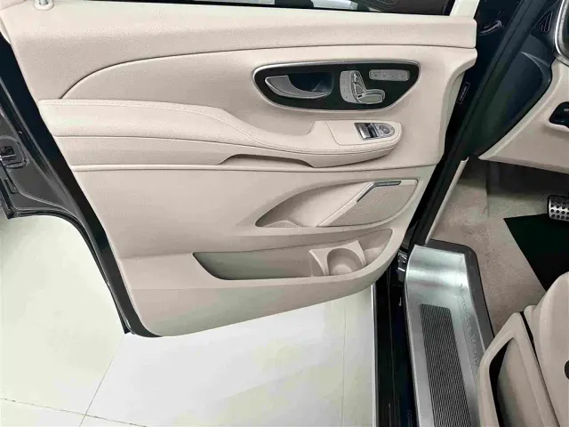 Mercedes-Benz V-Class — Фото автомобиля 5