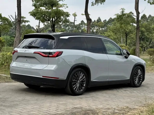 Nio ES8 — Фото автомобиля 13