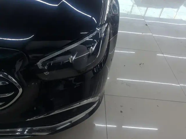 Mercedes-Benz E-Class — Фото автомобиля 5