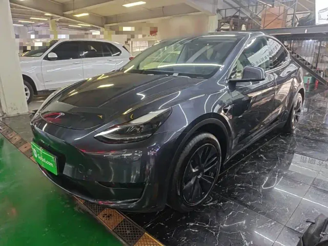 Фотография автомобиля — Tesla Model Y