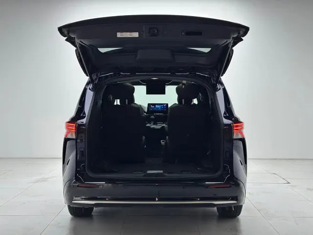 Toyota Sienna — Фото автомобиля 27