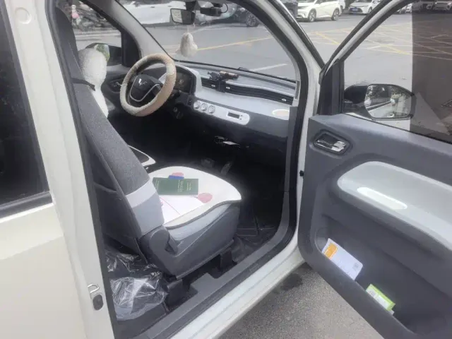 Wuling Hongguang Mini EV — Фото автомобиля 17