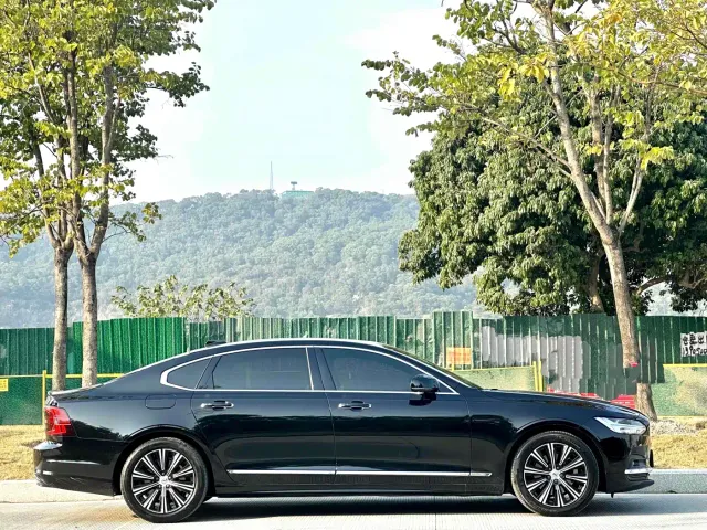 Volvo S90 — Фото автомобиля 4
