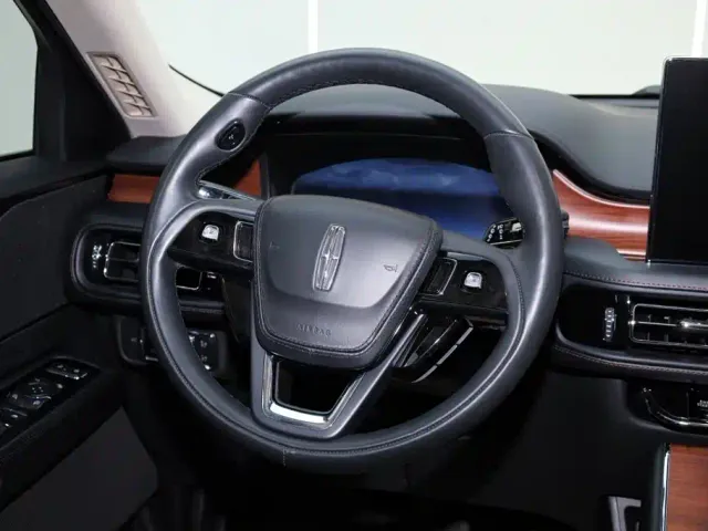 Lincoln Aviator — Фото автомобиля 17