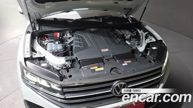 Volkswagen Touareg Touareg 3 поколение 3.0 TDI Prestige — Фото автомобиля 6