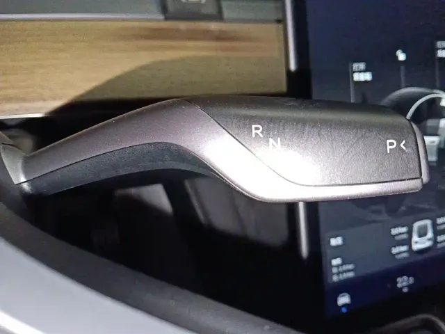 Tesla Model Y — Фото автомобиля 15