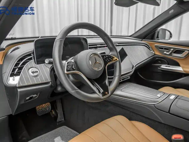 Mercedes-Benz E-Class — Фото автомобиля 12