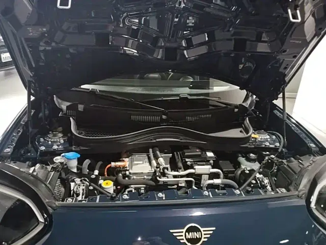 MINI Electric MINI ACEMAN — Фото автомобиля 19