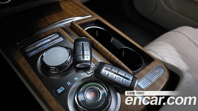 Genesis G80 Бензин 2.5 турбо AWD — Фото автомобиля 17