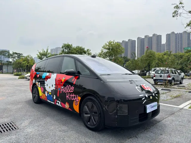 Li Auto MEGA — Фото автомобиля 3