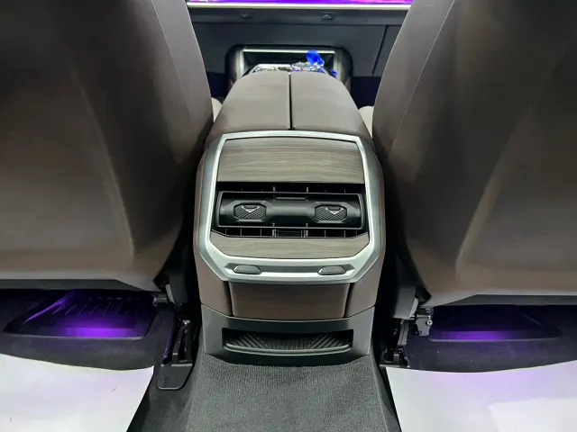 BMW 7 Series — Фото автомобиля 12