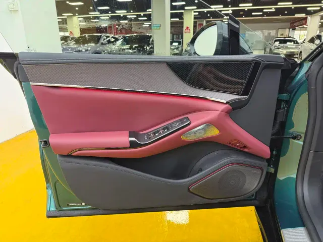 Denza Z9GT — Фото автомобиля 3