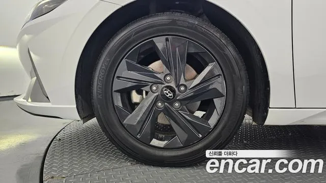Hyundai Avante CN7 — Фото автомобиля 5