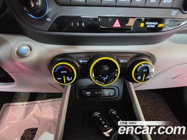 Hyundai Venue — Фото автомобиля 12