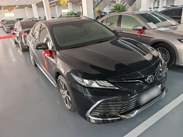 Toyota Camry — Фото автомобиля 3