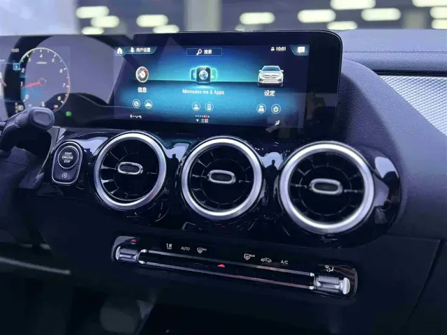 Mercedes-Benz GLA-Class — Фото автомобиля 11