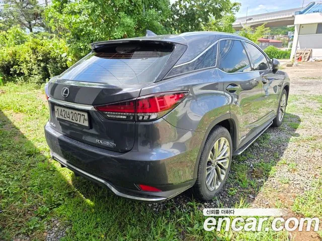 Lexus RX — Фото автомобиля 4