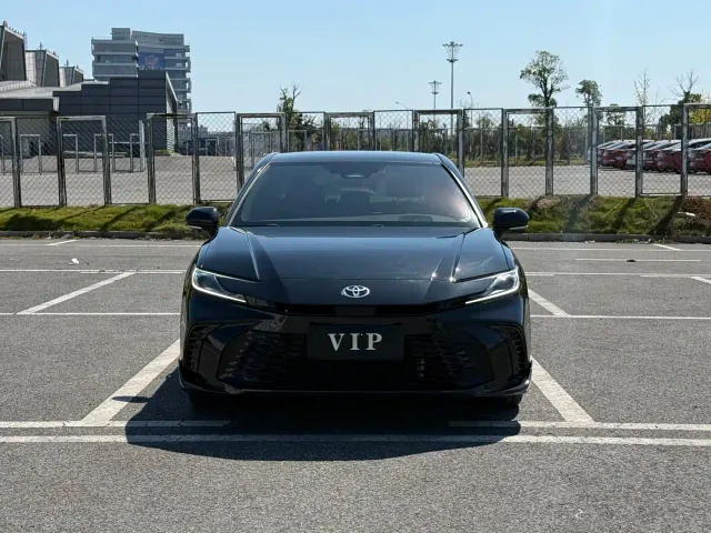 Toyota Camry — Фото автомобиля 2