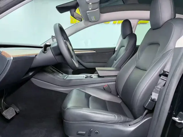 Tesla Model Y — Фото автомобиля 8