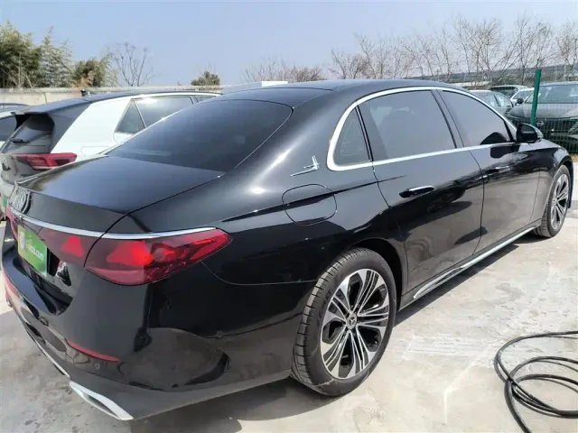 Mercedes-Benz E-Class — Фото автомобиля 6