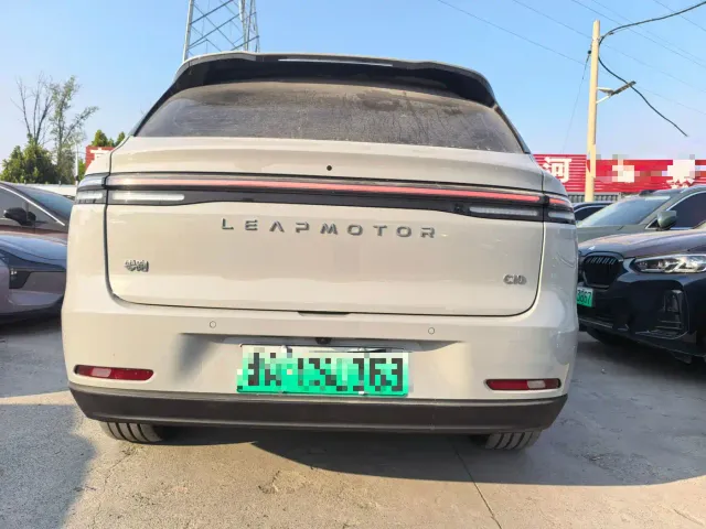 Leapmotor C10 — Фото автомобиля 12
