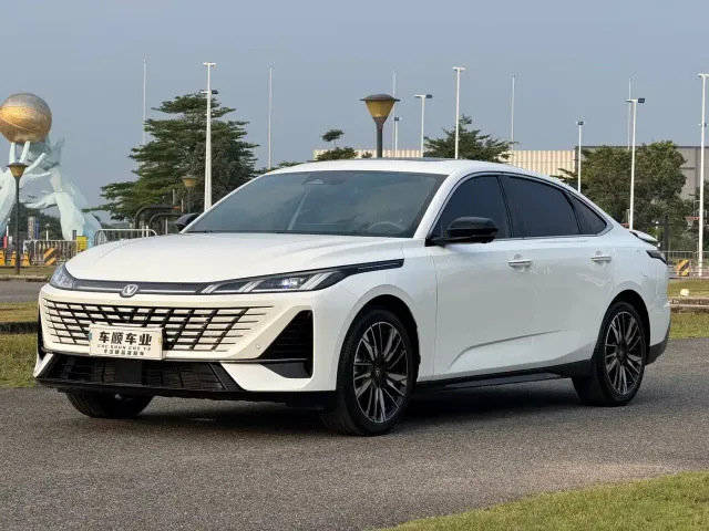 Фотография автомобиля — Changan Eado