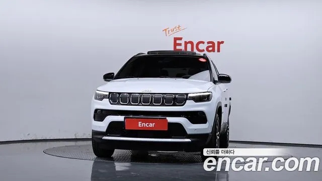 Jeep Compass — Фото автомобиля 3