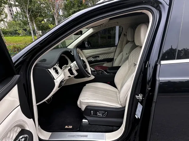 Bentley Bentayga Hybrid — Фото автомобиля 5
