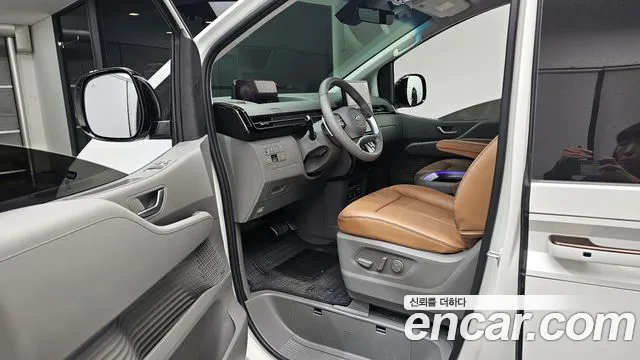 Hyundai Staria Staria 4WD Lounge 7 мест — Фото автомобиля 10