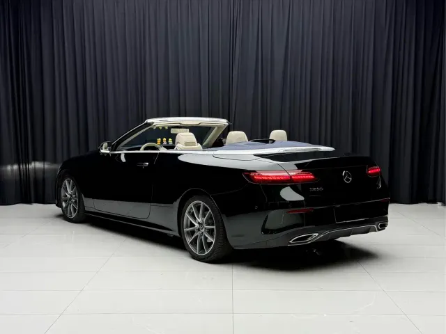 Mercedes-Benz E-Class — Фото автомобиля 4