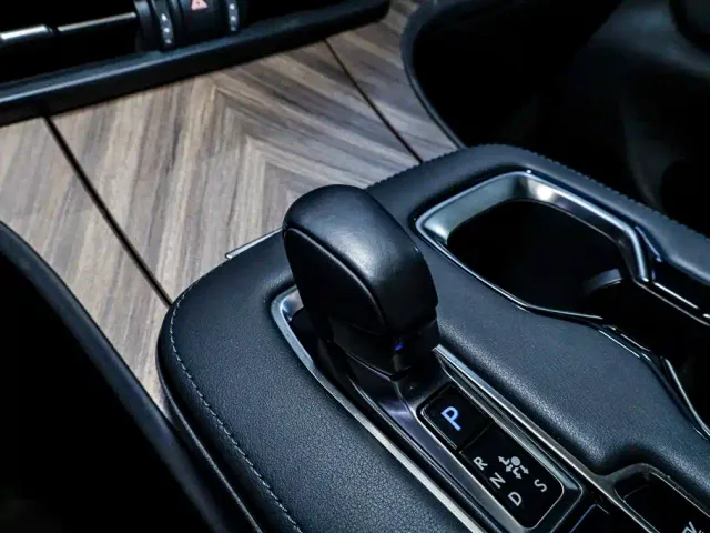 Lexus LM — Фото автомобиля 16