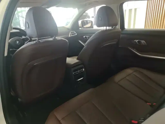 BMW 3 Series — Фото автомобиля 22